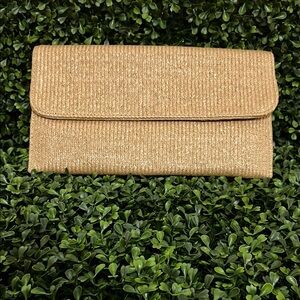 NWOT Tan Straw Woven Envelope Clutch optional strap as a crossbody